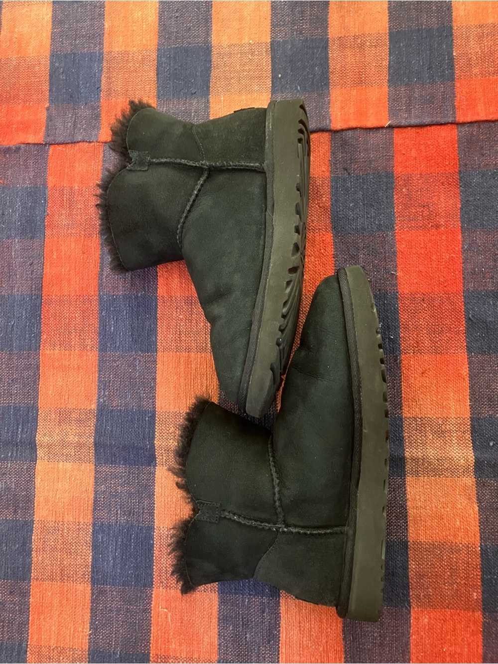 UGG Women's Short water resistent Shearling Boots - Black
